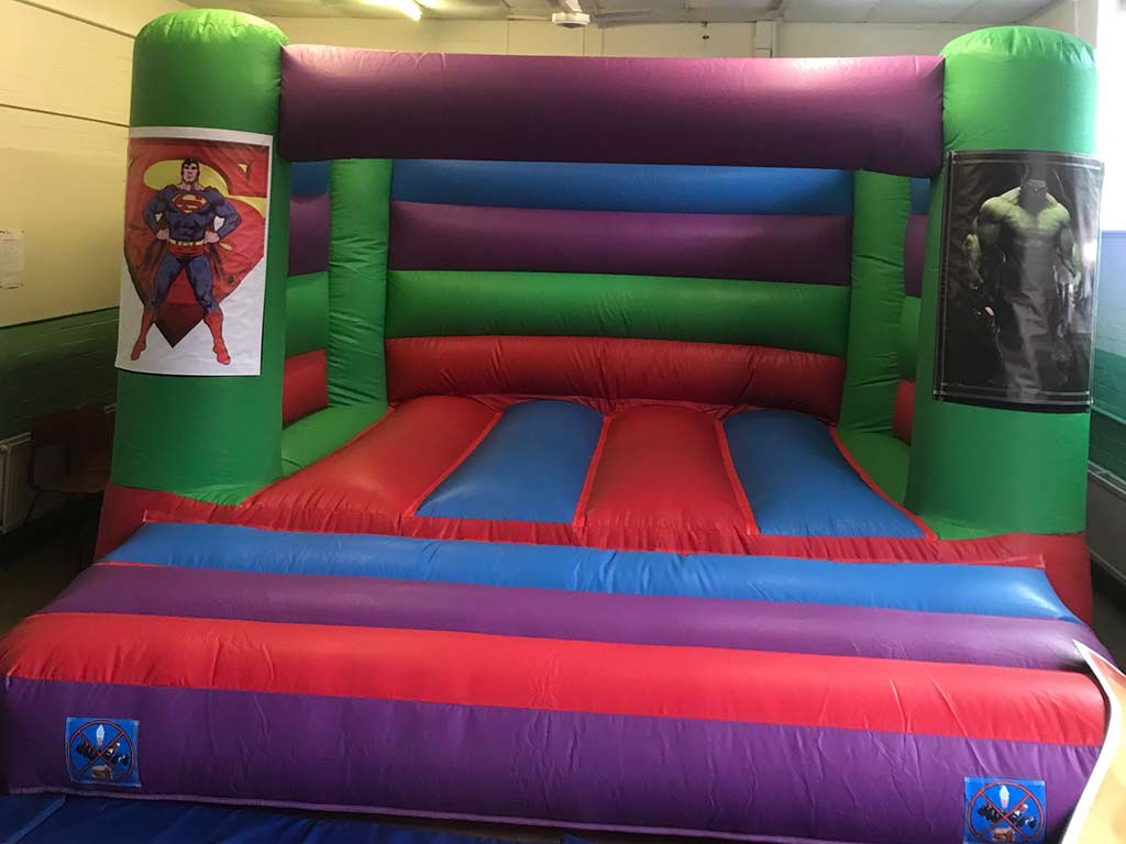 superhero-bouncy-castle