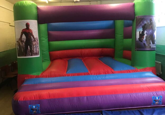 superhero-themed-bouncy-castle