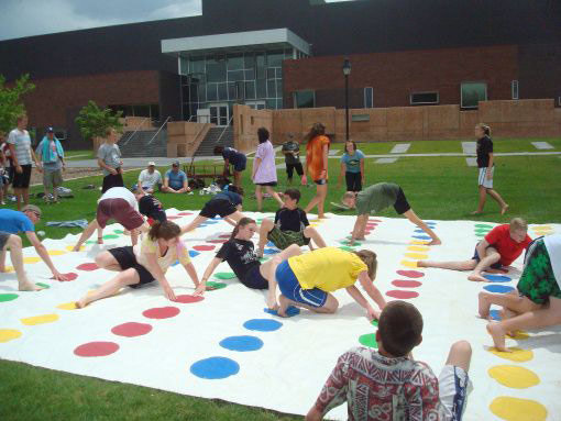 garden-giant-twister